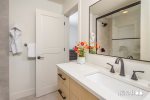 En Suite Bathroom with Tub/Shower Combo